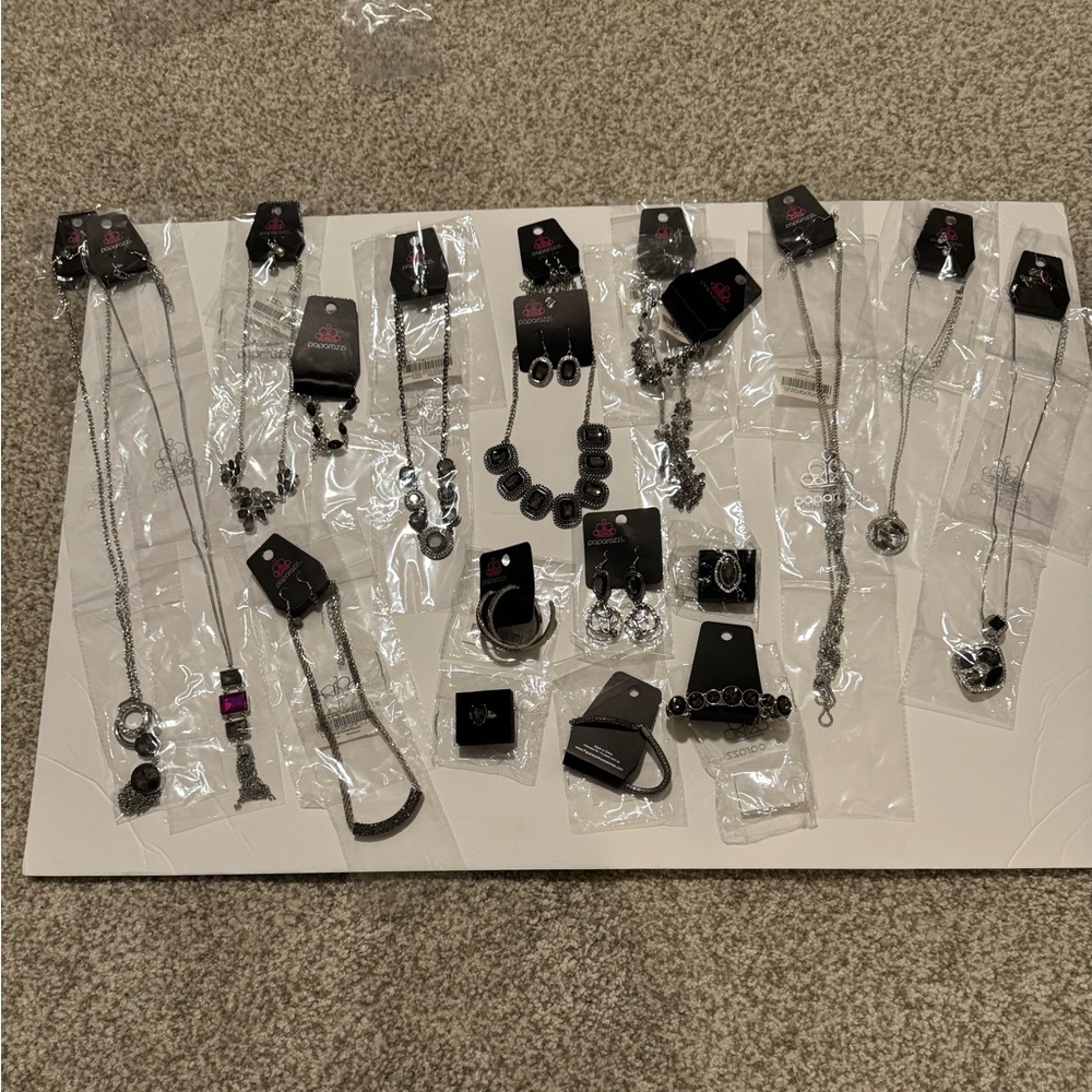 Paparazzi Hematite/Black Diamond Set